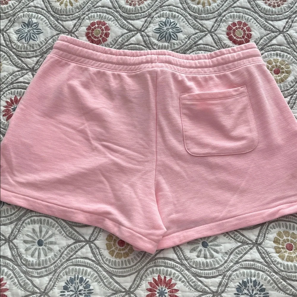 NWOT Vineyard Vines pink shorts, size M. - Picture 3 of 11